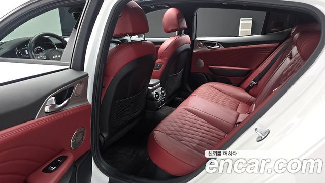 Kia Stinger 2023 — photo 11