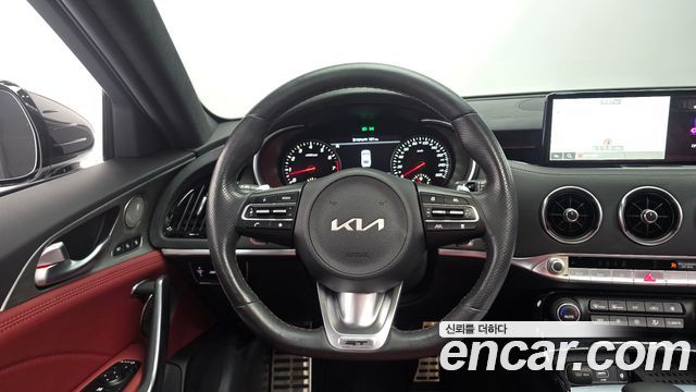 Kia Stinger 2023 — photo 12