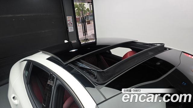 Kia Stinger 2023 — photo 17