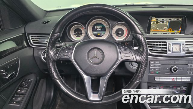 Mercedes-Benz E-Class 2016 — photo 13