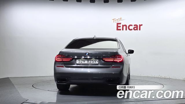 BMW 7-Series 2018 — photo 4