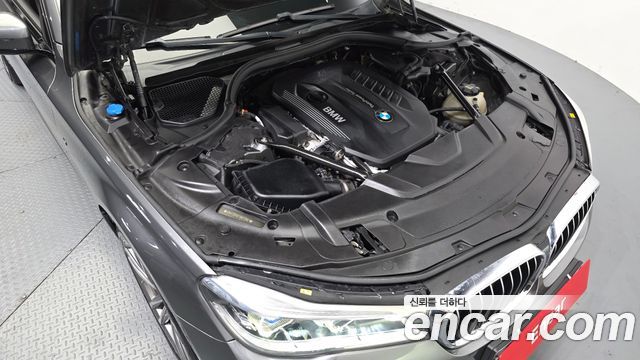 BMW 7-Series 2018 — photo 6