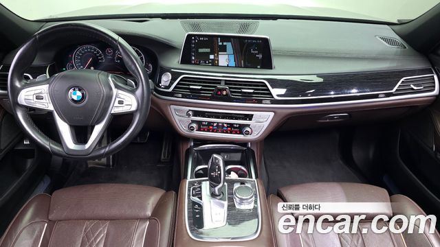 BMW 7-Series 2018 — photo 7