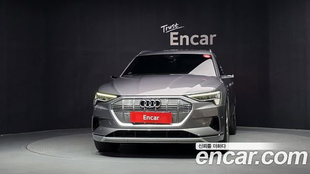 Audi e-tron 2023 — photo 3