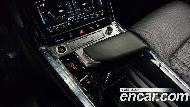 Audi e-tron 2023 — photo 9