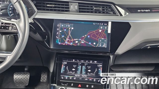 Audi e-tron 2023 — photo 14