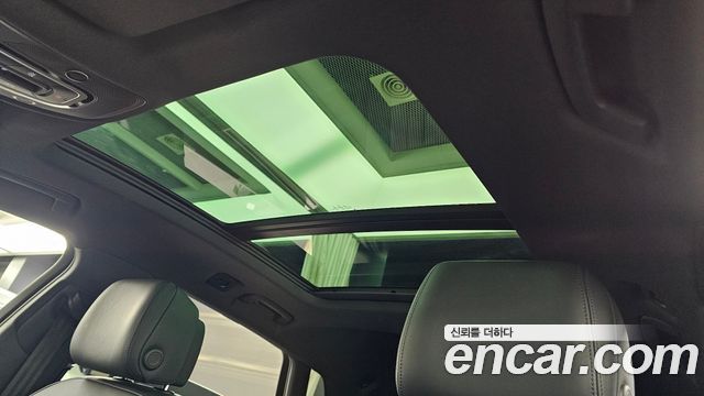Audi e-tron 2023 — photo 18