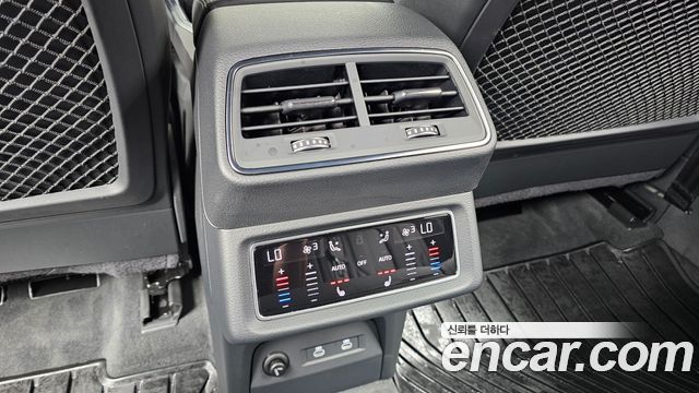 Audi e-tron 2023 — photo 19