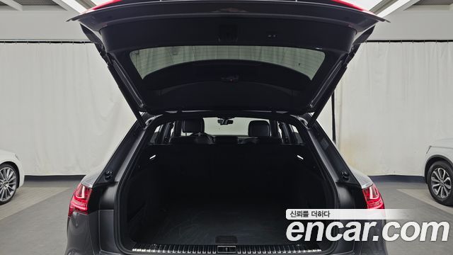 Audi e-tron 2023 — photo 20