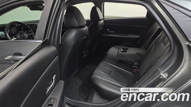 Hyundai AVANTE 2023 — photo 17