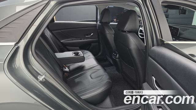 Hyundai AVANTE 2023 — photo 18