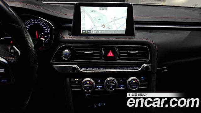 Genesis G70 2018 — photo 13