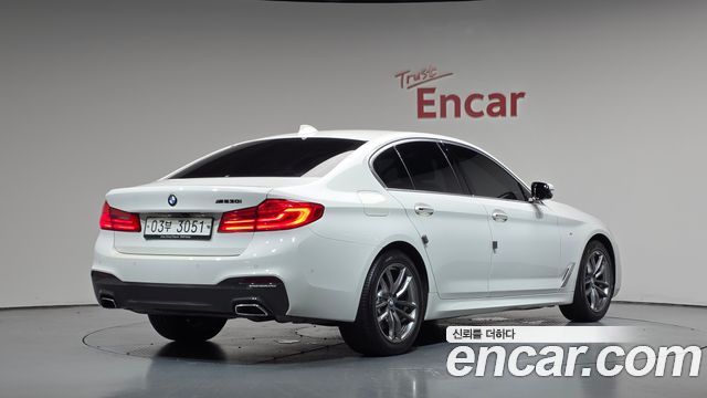 BMW 5-Series 2018 — photo 2