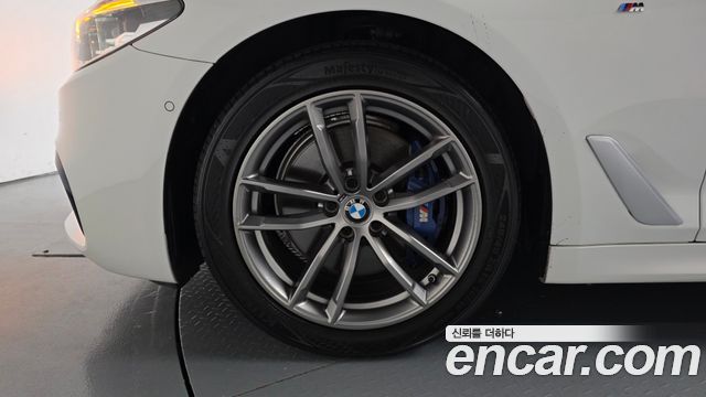 BMW 5-Series 2018 — photo 5