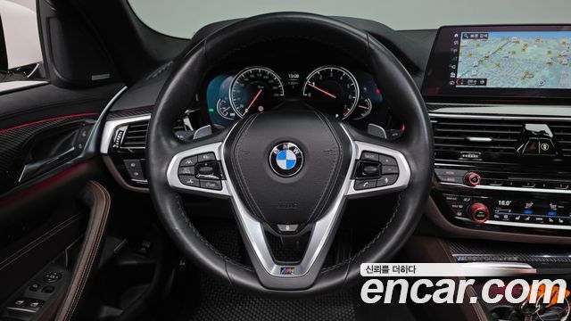 BMW 5-Series 2018 — photo 19