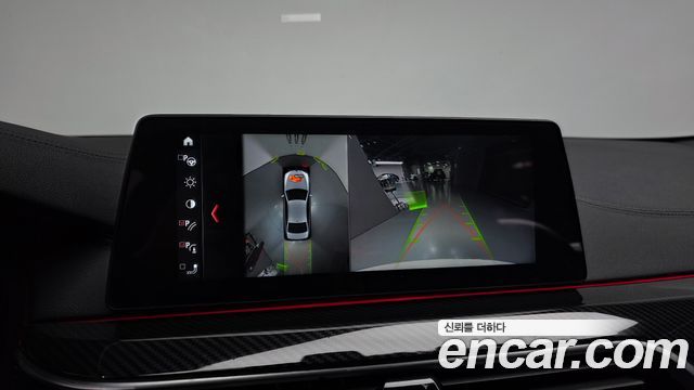 BMW 5-Series 2018 — photo 21