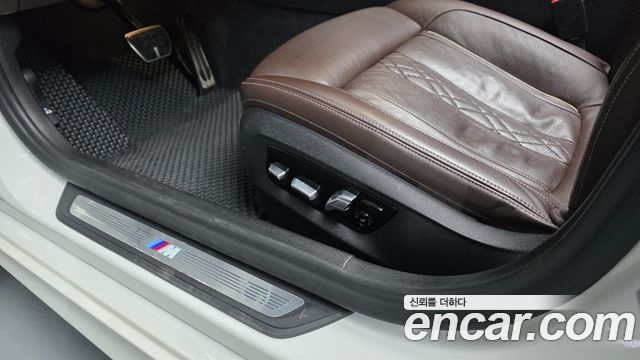 BMW 5-Series 2018 — photo 33