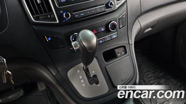 Hyundai Starex 2017 — photo 9