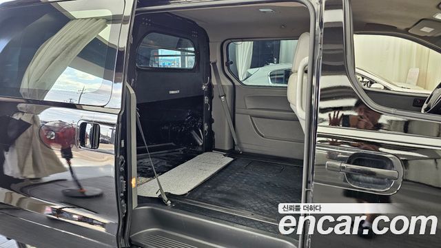 Hyundai Starex 2017 — photo 12