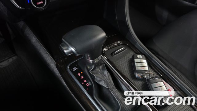 Kia K5 2016 — photo 9