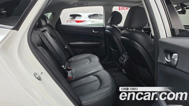 Kia K5 2016 — photo 11