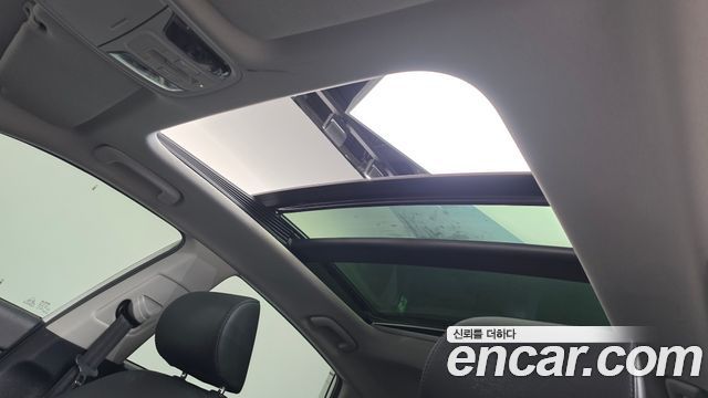 Kia K5 2016 — photo 16