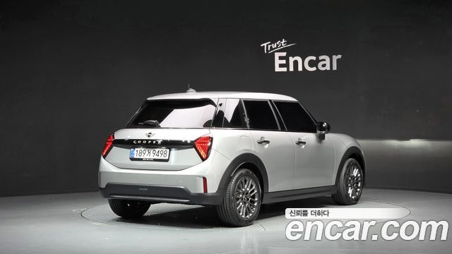 Mini Cooper 2025 — photo 2