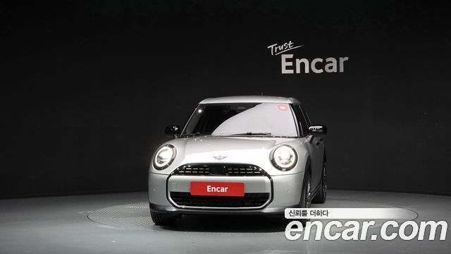 Mini Cooper 2025 — photo 3