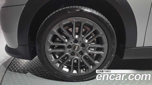 Mini Cooper 2025 — photo 5