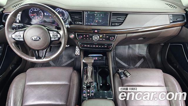 Kia K7 2018 — photo 10