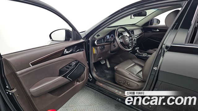 Kia K7 2018 — photo 13