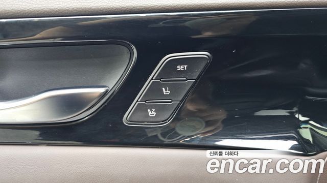 Kia K7 2018 — photo 22