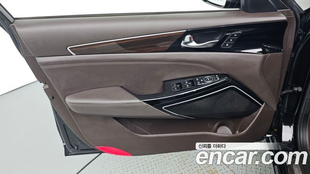 Kia K7 2018 — photo 14