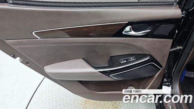 Kia K7 2018 — photo 15
