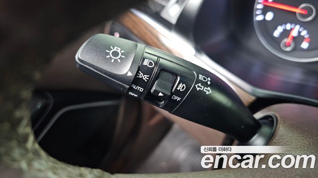 Kia K7 2018 — photo 27