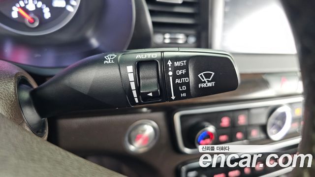 Kia K7 2018 — photo 28