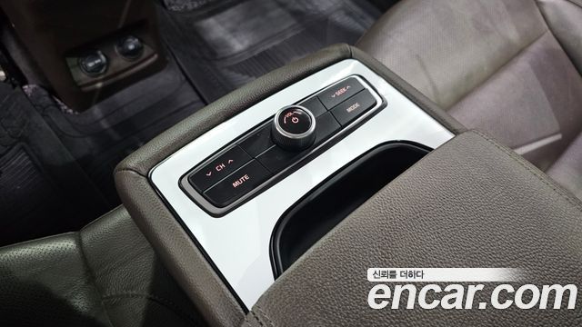 Kia K7 2018 — photo 33