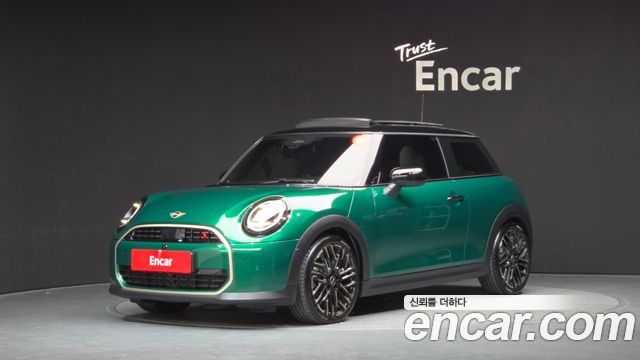 Mini Cooper 2025 — photo 1