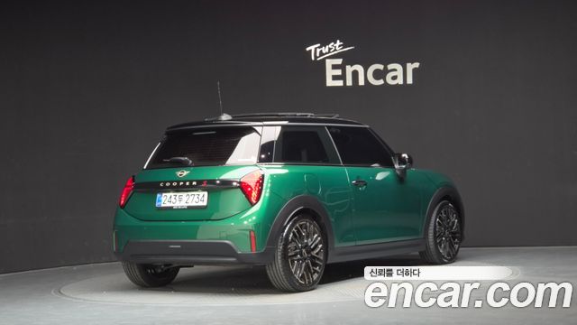 Mini Cooper 2025 — photo 2