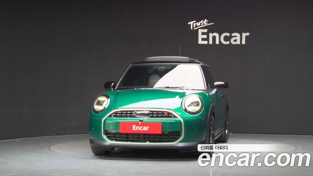 Mini Cooper 2025 — photo 3