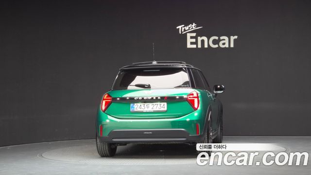 Mini Cooper 2025 — photo 4