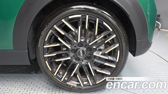 Mini Cooper 2025 — photo 7