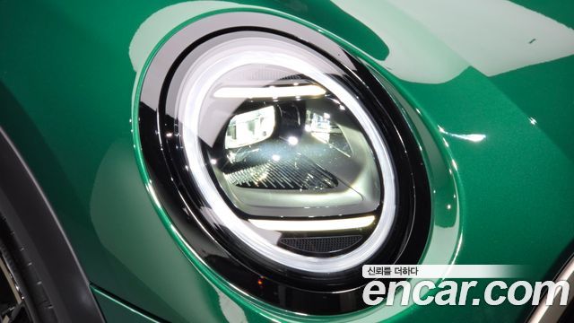Mini Cooper 2025 — photo 8
