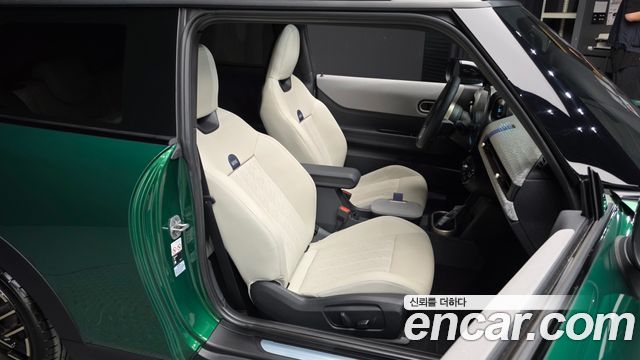 Mini Cooper 2025 — photo 16