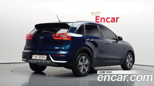 Kia Niro 2018 — photo 2
