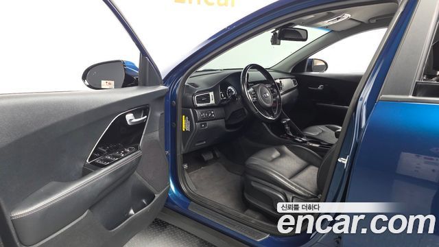 Kia Niro 2018 — photo 13