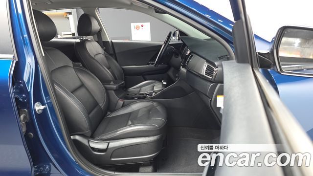 Kia Niro 2018 — photo 17