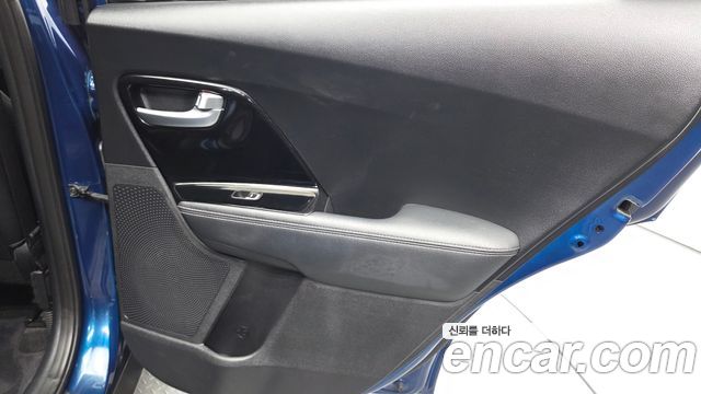 Kia Niro 2018 — photo 15