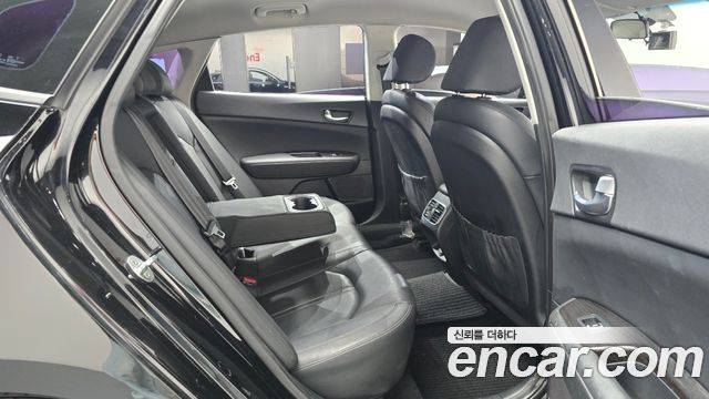 Kia K5 2016 — photo 16