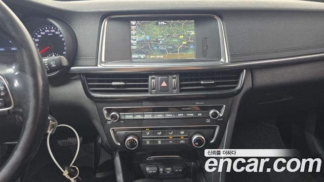 Kia K5 2016 — photo 18